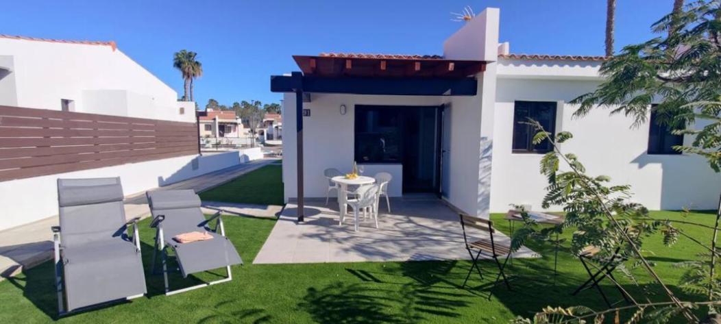 Sunny Bungalow With Garden #1 ماسبالوماس المظهر الخارجي الصورة